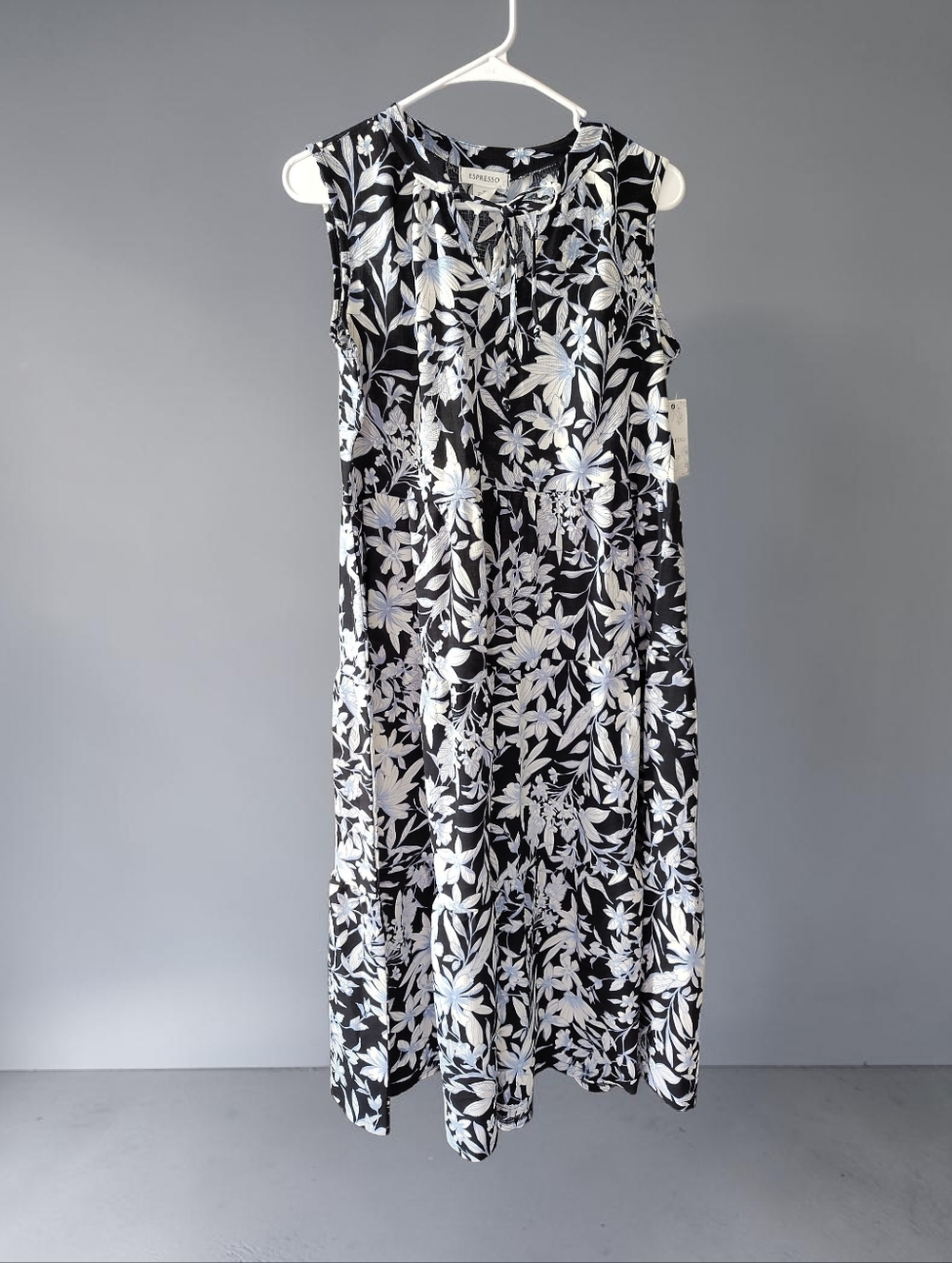 Espresso Sleeveless Blue & White Floral Midi Dress - Picture 2 of 5